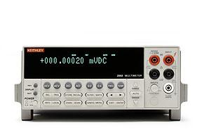 Keithley 2002 系列：配有扫描功能的 8½ 位万用表